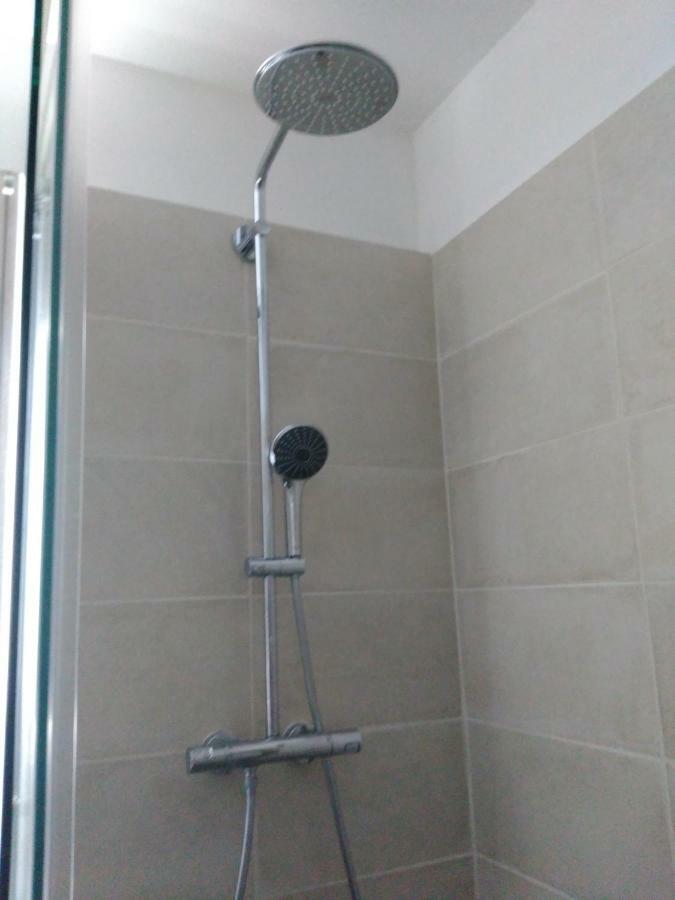 Bel Et Spacieux Appartement De 84 M² Avec Parking Tres Proche Du Metro Garibaldi Lyon Exterior photo